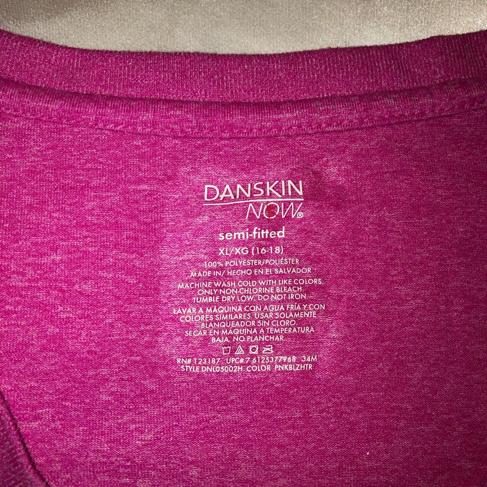 Pink danskin tshirt - Picture 2 of 4